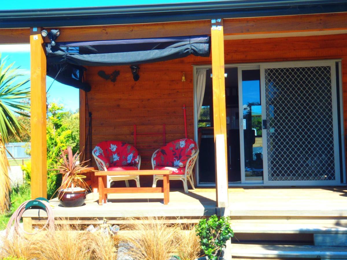 Lakefront Fantail Cottage Lake Hawea, Wanaka Buitenkant foto