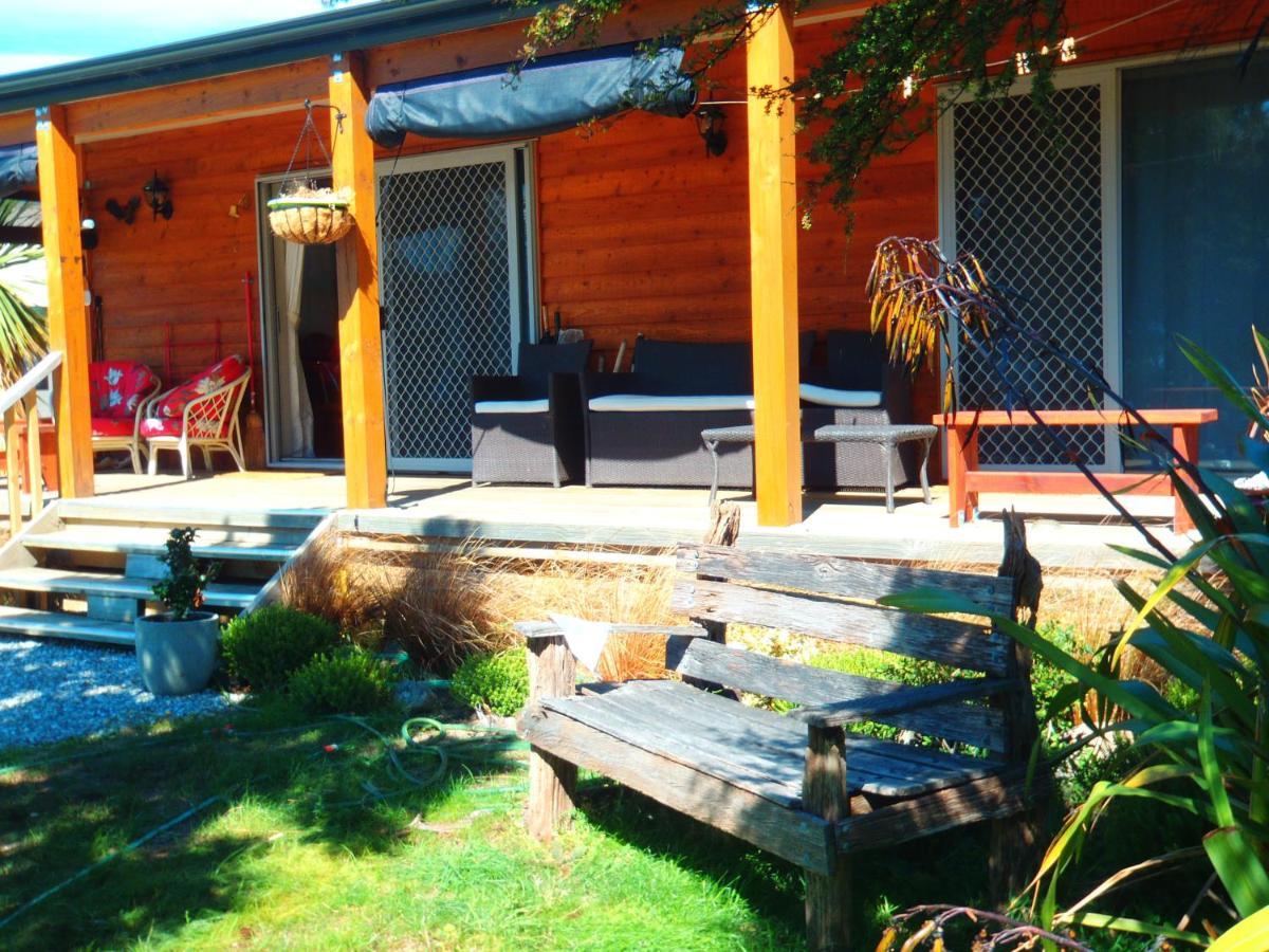 Lakefront Fantail Cottage Lake Hawea, Wanaka Buitenkant foto